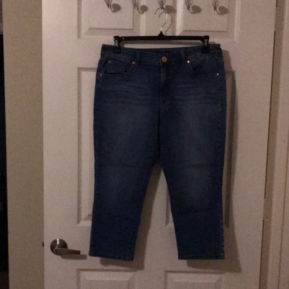 BANDOLINO/ Tatyana… Jeans from Macy’s so cute!! - Picture 1 of 4